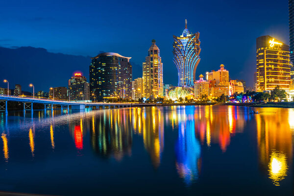 Архитектура строит город в Макао по ночам
