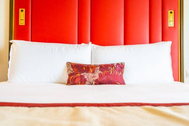 Comfotable yastık yatak yatak odası ışık lamba dekorasyon iç