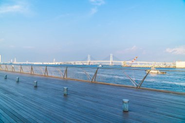 Osanbashi iskele veya Japonya'da güzel yokohama şehir manzarası ile Köprü
