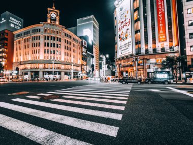 Tokyo Ginza, Japonya - 1 Ağustos 2018: Ginza bölge ve alan bir yerdir alışveriş merkezi ve tokyo mağaza alışveriş için lüks popüler