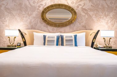 Comfotable yastık yatak yatak odası ışık lamba dekorasyon iç