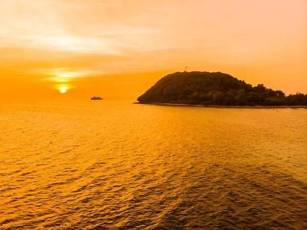 Luftaufnahme Von Schönen Tropischen Strand Und Meer Insel Bei Sonnenuntergang — Stockfoto