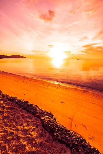 Pôr Sol Ilha Paradisíaca Tropical Praia Mar Com Coqueiro Para — Fotografia de Stock