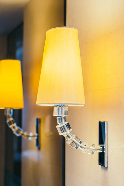 Электрическая лампа на стене украшения интерьера комнаты
