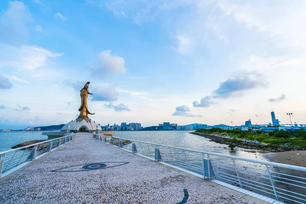 美丽的昆我雕像地标在澳门市 — 图库照片