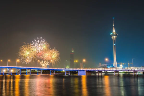 Macau Kulesi Şehrin Gece Güzel Havai Fişek — Stok fotoğraf