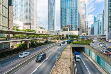 Güzel mimari ofis mavi gökyüzü arka plan üzerine hong kong şehir dış gökdelen Binası