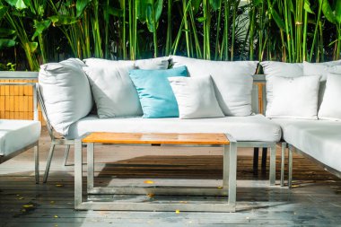 Kanepe dekorasyon açık veranda tropikal ve doğa manzaralı konforlu yastık