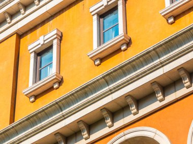 Güzel mimari pencere ve duvar ile bina dış İtalya tarzı