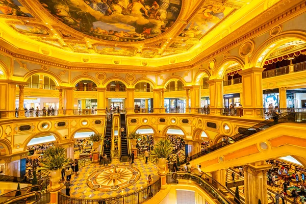 Китай, Макао - 8 сентября 2018 года - Прекрасный роскошный венецианский отель и казино с торговым центром в городе Макао Лицензионные Стоковые Изображения