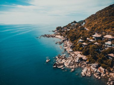 Güzel tropikal plaj ve deniz hurma ve koh samui Adası seyahat ve tatil için diğer ağacında havadan görünümü