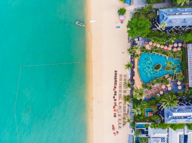 Güzel tropikal plaj ve deniz hurma ve koh samui Adası seyahat ve tatil için diğer ağacında havadan görünümü
