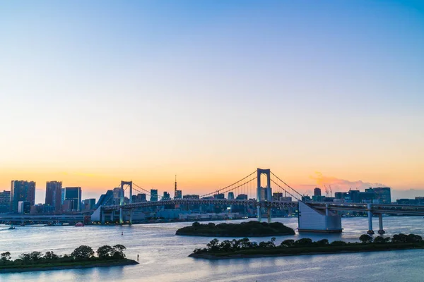 Vacker Arkitektur Byggnad Stadsbilden Tokyo Stad Med Regnbågsbron Twilight Solnedgång — Stockfoto