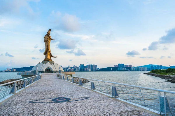 美丽的昆我雕像地标在澳门市 — 图库照片