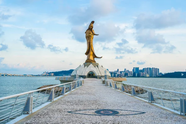 美丽的昆我雕像地标在澳门市 — 图库照片