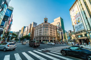 Tokyo Japonya - 1 Ağustos 2018: Ginza alandır en lüks alışveriş merkezi ve mağaza tokyo Japonya