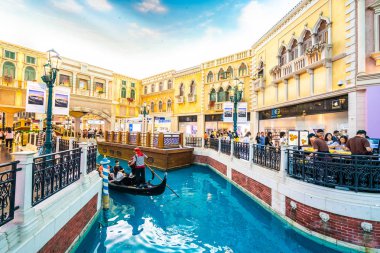 Çin, Makao - 8 Eylül 2018 - güzel lüks Venedik otel resort ve macau City Alışveriş Merkezi ile casio