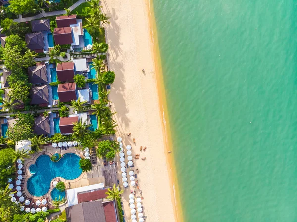 Vista Aérea Hermosa Playa Tropical Mar Con Palmeras Otros Árboles — Foto de Stock