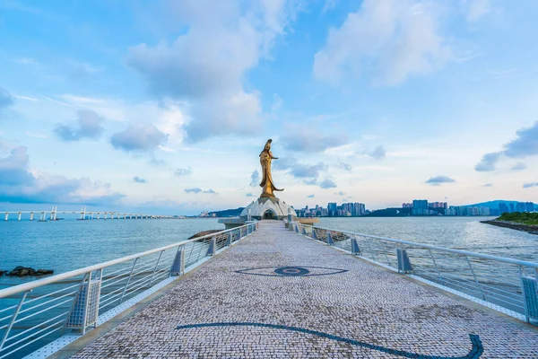 美丽的昆我雕像地标在澳门市 — 图库照片