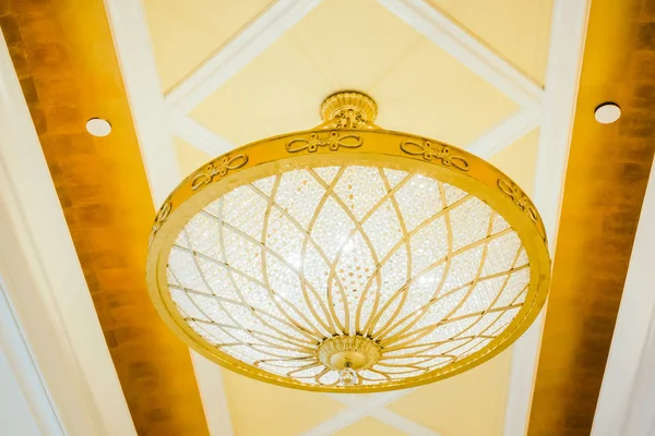 Piękny Luksusowy Żyrandol Dekoracji Wnętrza Pokoju — Zdjęcie stockowe