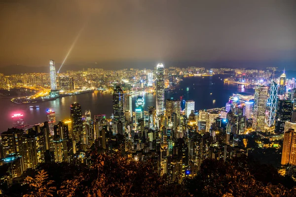 美丽的建筑 在黄昏和黑夜中 香港城市的外部景观 — 图库照片