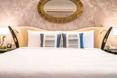 Comfotable yastık yatak yatak odası ışık lamba dekorasyon iç