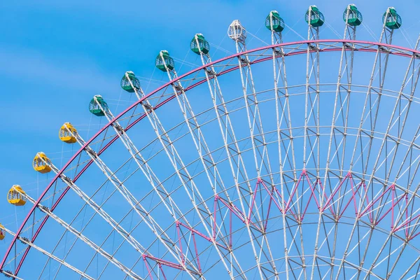 Grande Roue Dans Parc Festival Attractions Sur Fond Ciel Bleu — Photo