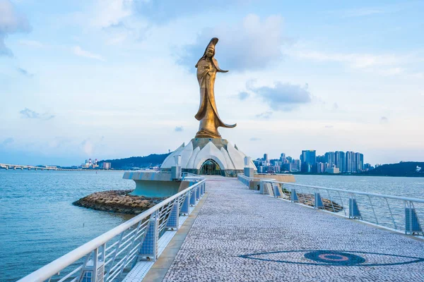 美丽的昆我雕像地标在澳门市 — 图库照片