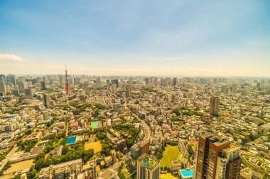 Mavi gökyüzü Japonya'da tokyo kule ile Tokyo şehir bina güzel mimari