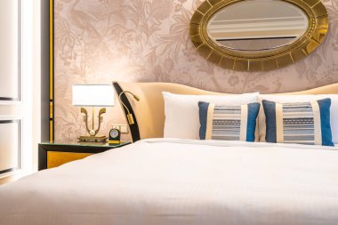 Comfotable yastık yatak yatak odası ışık lamba dekorasyon iç