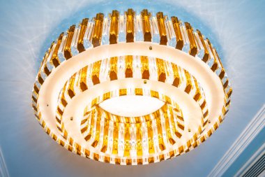 Güzel elektrikli tavan lambası dekorasyonu oda içi