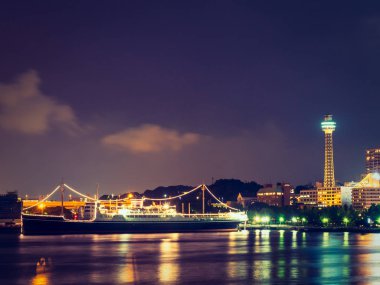 Yokohama Japonya'da deniz kulesi ile güzel mimari ve city scape