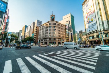 Tokyo Japonya - 1 Ağustos 2018: Ginza alandır en lüks alışveriş merkezi ve mağaza tokyo Japonya