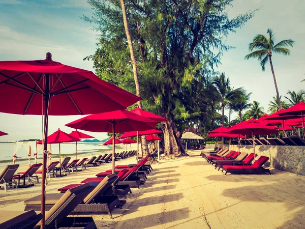 Parapluie Chaise Sur Plage Tropicale Mer Océan Pour Voyage Vacances — Photo