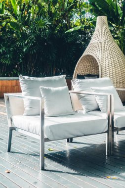 Kanepe dekorasyon açık veranda tropikal ve doğa manzaralı konforlu yastık