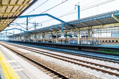 Tokyo Japonya - 5 Ağustos 2018: Japonya'da tren ve metro istasyonu uzaklıktadır popüler ulaşım
