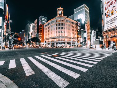 Tokyo Ginza, Japonya - 1 Ağustos 2018: Ginza bölge ve alan bir yerdir alışveriş merkezi ve tokyo mağaza alışveriş için lüks popüler