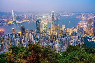 Alacakaranlık ve gece hong kong şehir manzarası dış cityscape bina güzel mimari
