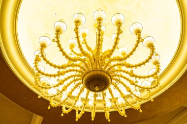 Güzel elektrikli tavan lambası dekorasyonu oda içi