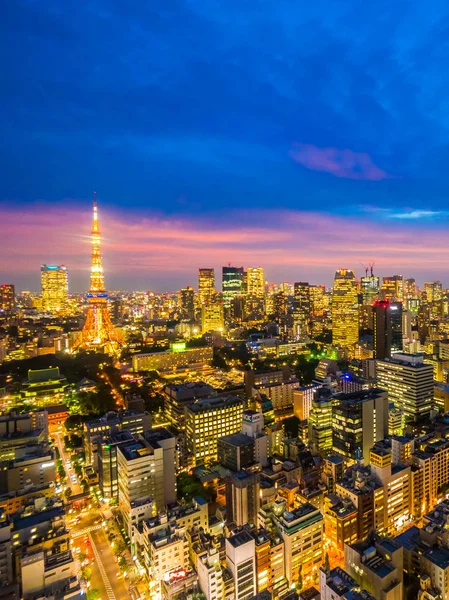 Şehir Japonya'da günbatımı zamanı, güzel mimarisi ve tokyo kule