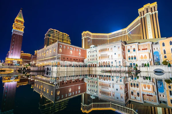 Здание Венецианского Другого Гостиничного Курорта Казино Макао Ночью — стоковое фото