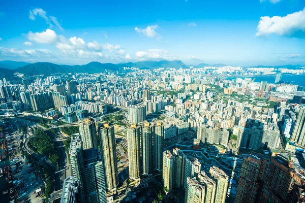 青空に香港シティスカイラインの外観の街並みを構築する美しい建築 — ストック写真