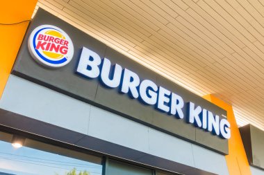 Nonthaburi, Tayland 20 Ocak 2018 Burger king's Tayland ve dünya çapında birçok mağaza fastfood Restoran