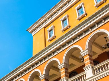 Güzel mimari pencere ve duvar ile bina dış İtalya tarzı