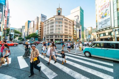 Tokyo Japonya - 1 Ağustos 2018: Ginza alandır en lüks alışveriş merkezi ve mağaza tokyo Japonya