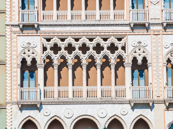 Edifício Arquitetura Bonita Com Janela Parede Exterior Estilo Italia — Fotografia de Stock