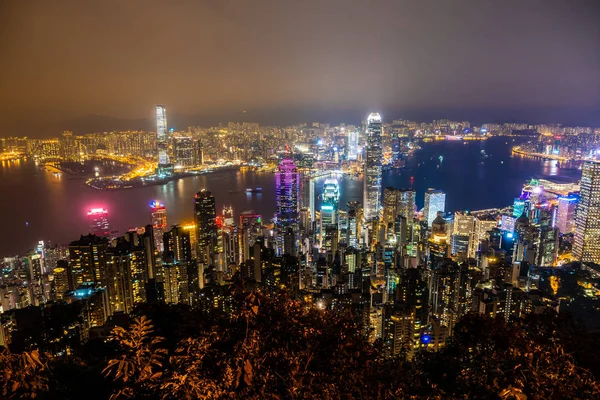 トワイライト 夜香港市街のスカイラインのエクステリア景観美しい建築 — ストック写真