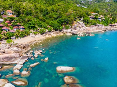 Güzel tropikal plaj ve deniz hurma ve koh samui Adası seyahat ve tatil için diğer ağacında havadan görünümü