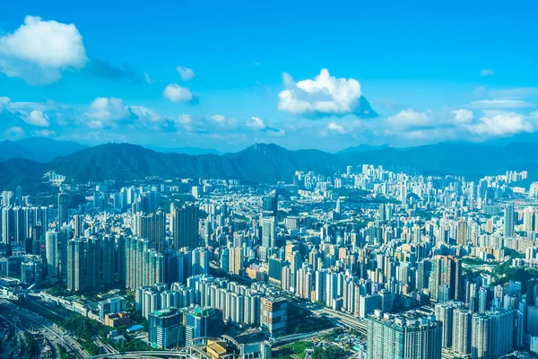 青空に香港シティスカイラインの外観の街並みを構築する美しい建築 — ストック写真