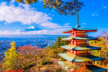 Dağ fuji chureito pagoda akçaağaç ağaç yaprak sonbahar sezonu Yamanashi Japonya çevresinde ile güzel manzara